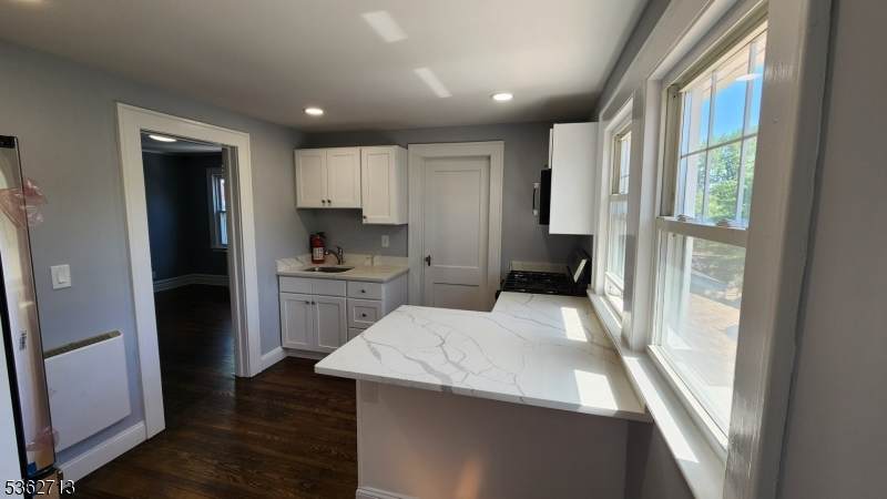 9 Henry Pl - Photo 1