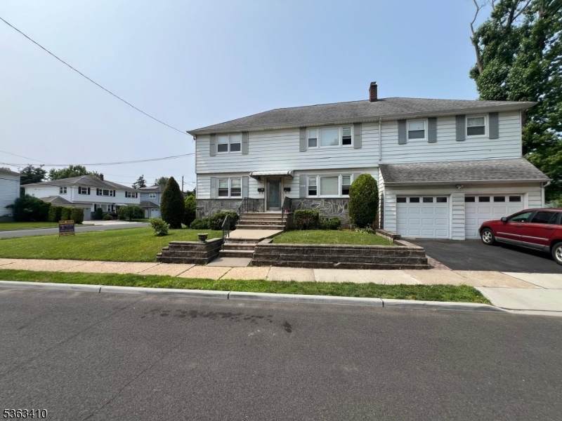 686 Gates Ter - Photo 1