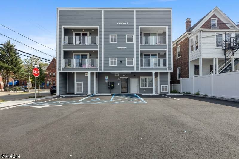862 E Jersey St - Photo 1