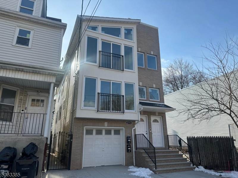 274 W Runyon Street - Photo 1