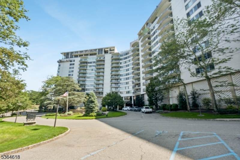 1 Claridge Dr - Photo 1