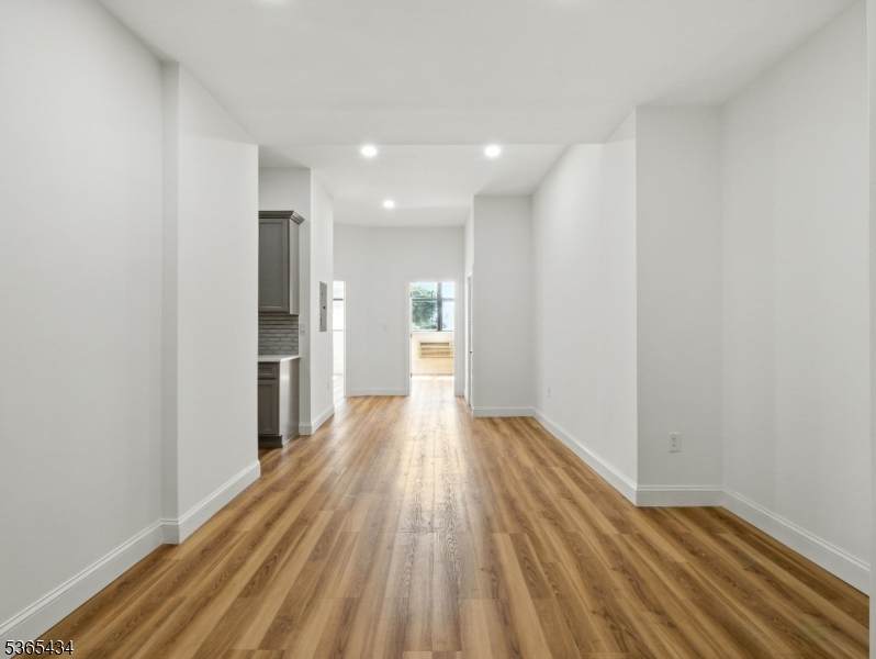 111 Mulberry St - Photo 1