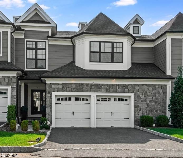 302 Tiffany Way - Photo 1