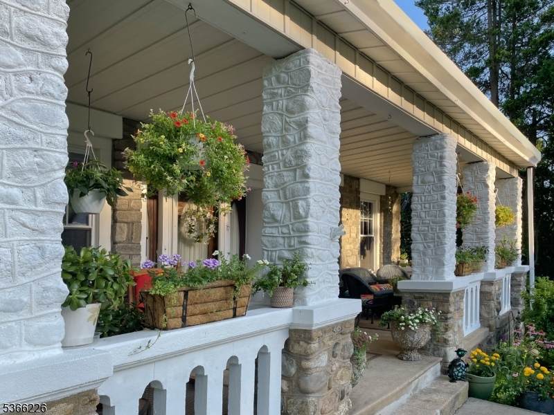 17 Hillside Ave - Photo 1