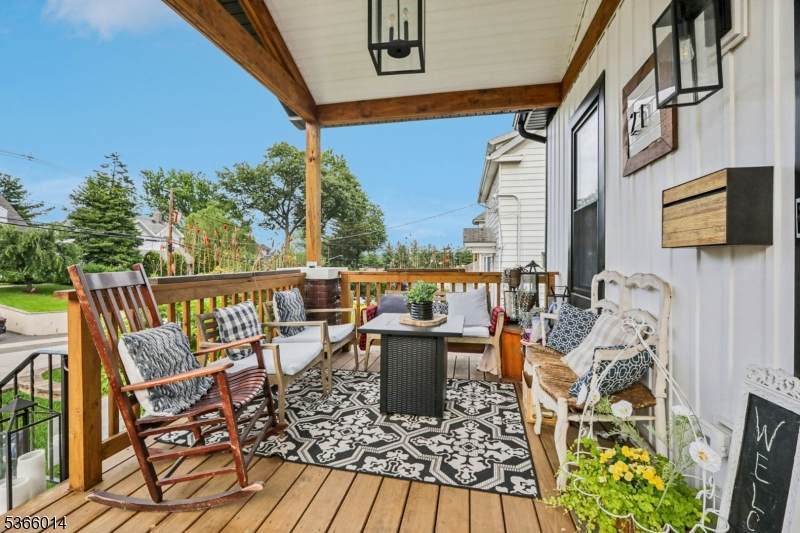 21 Mountainview Ave - Photo 1