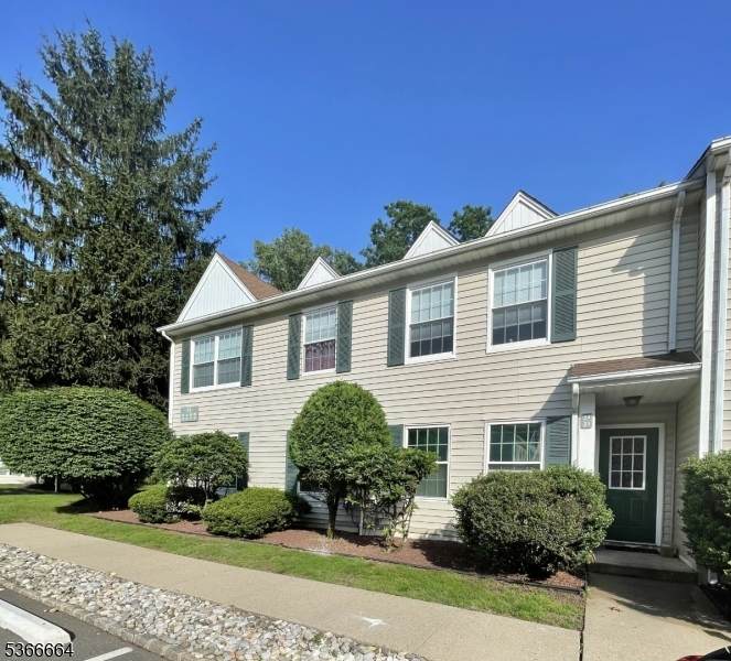 23 Hanover Sq - Photo 1