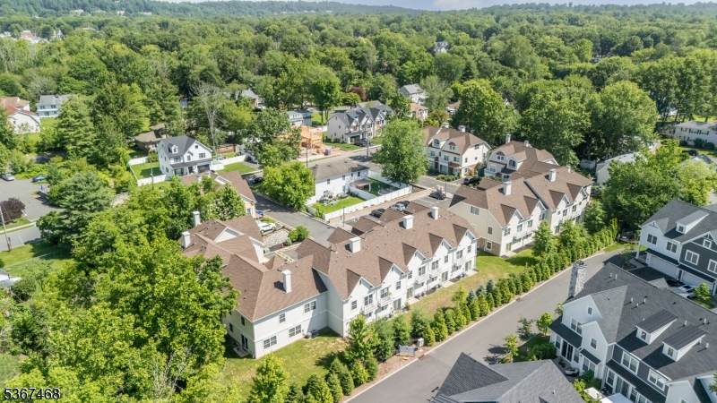 16 Riverbend Ct - Photo 1