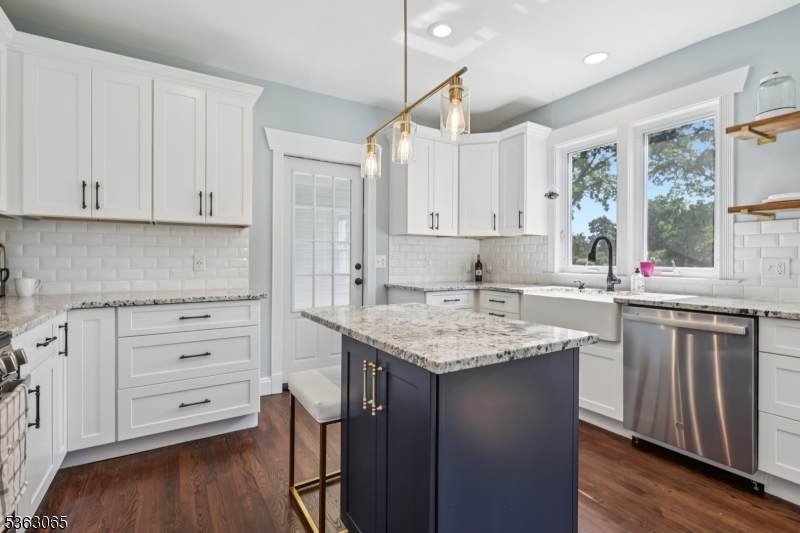 110 N Middaugh St - Photo 1