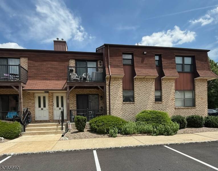 1405 Normandy Ct - Photo 1