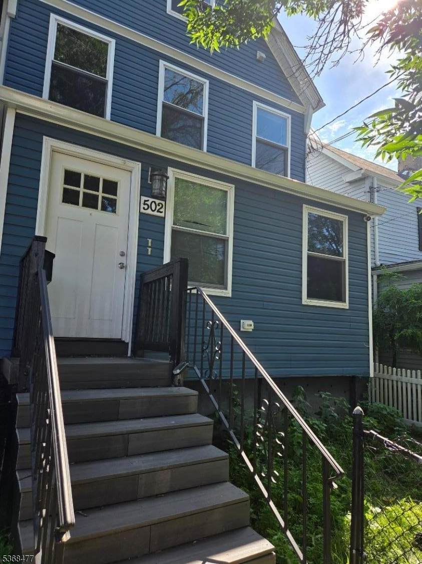 502 Monroe St - Photo 1