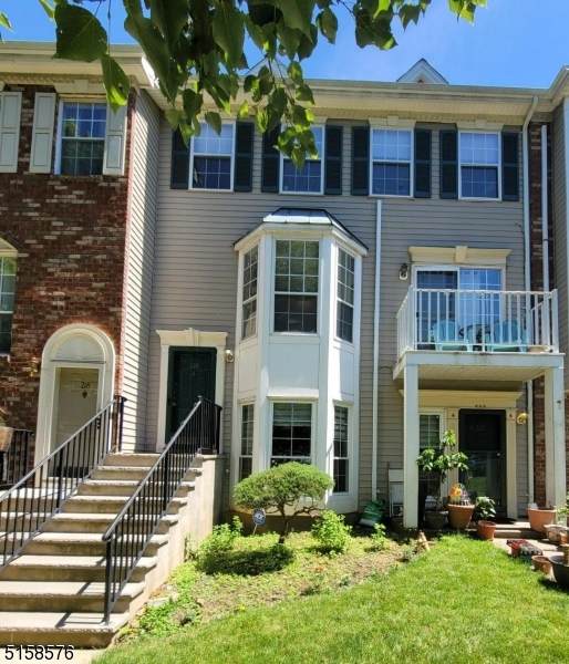 220 Sapphire Ln - Photo 1