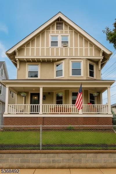 903 Lake St - Photo 1