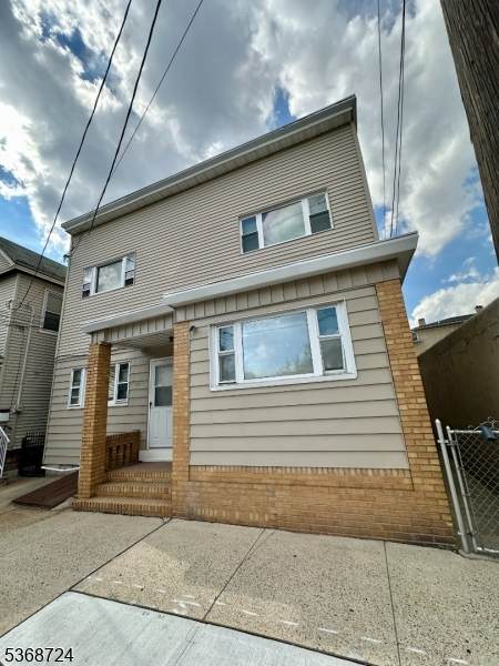 307 Amity St - Photo 1