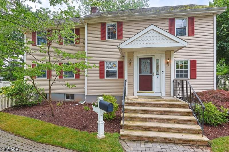 139 Gordon St - Photo 1