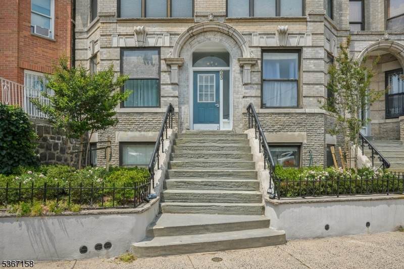 963 Blvd East - Photo 1