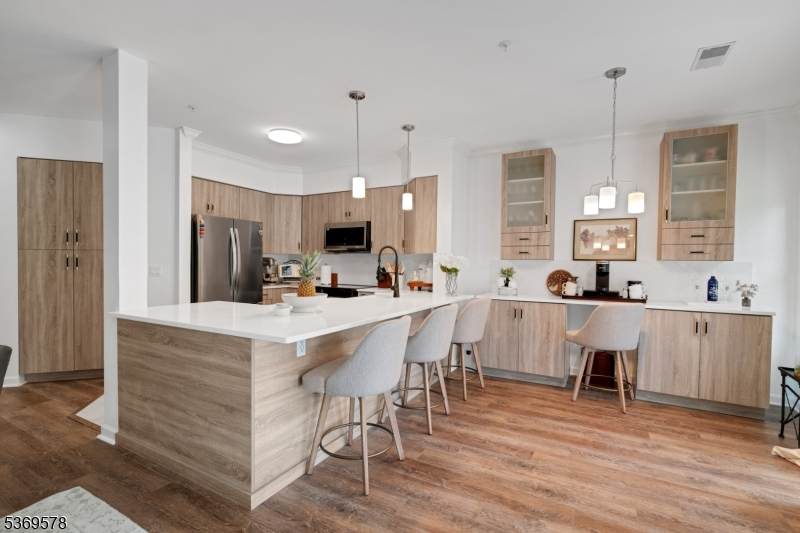 8 Maple Cres - Photo 1