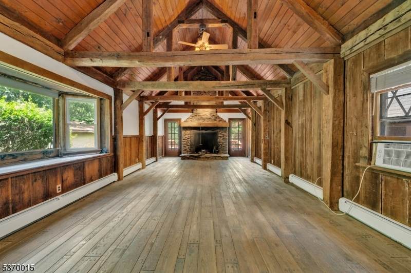 15 Cottage Pl - Photo 1