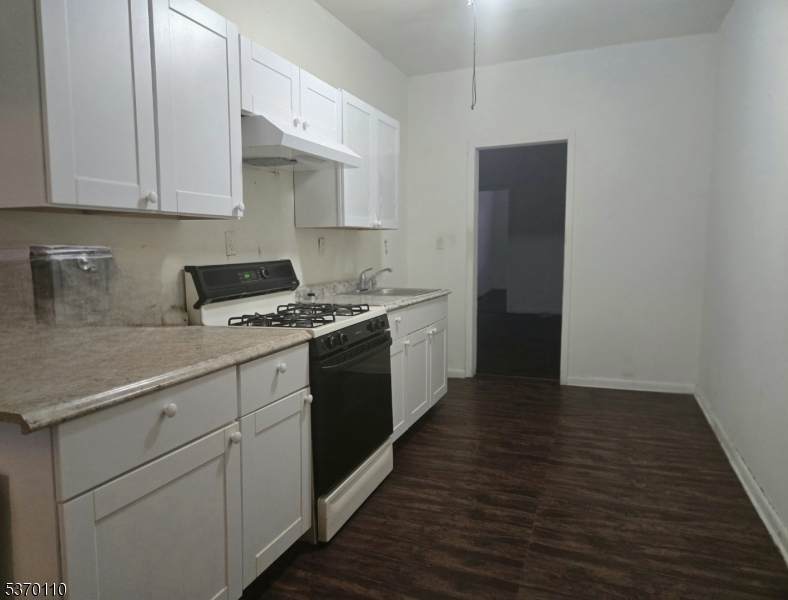 528 Valley Brook Ave 2nd Fl - Photo 1