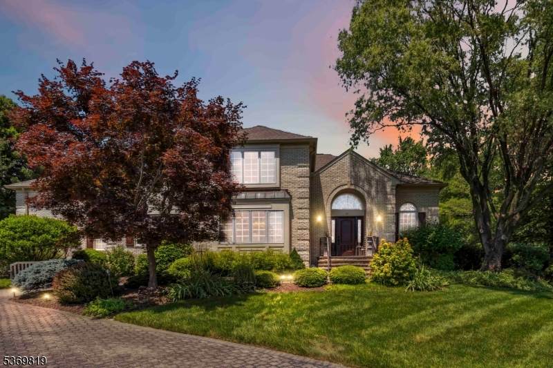35 Manor Dr - Photo 1