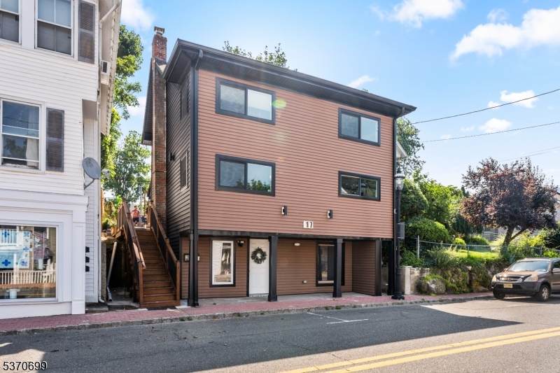 17 Main St - Photo 1