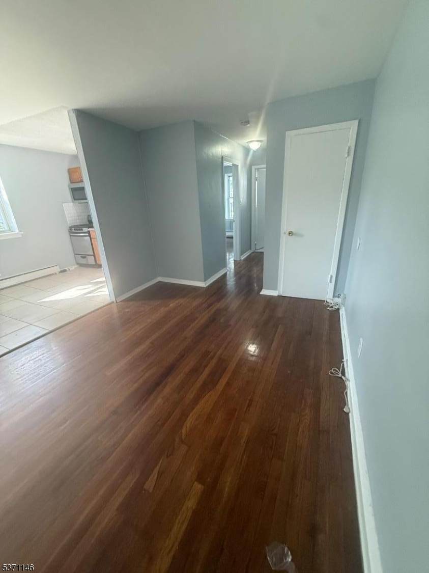 711 Plainfield Ave - Photo 1