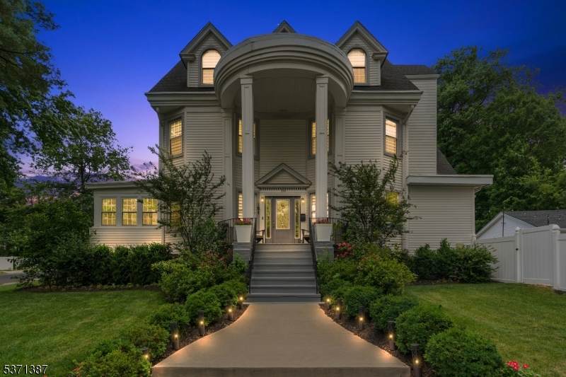 354 Highland Ave - Photo 1