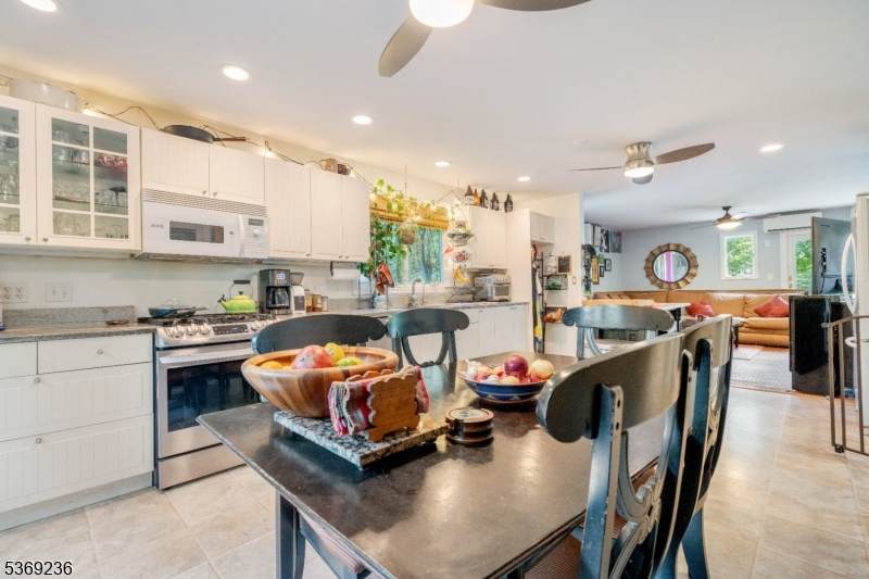 507 Abricada Rd - Photo 1