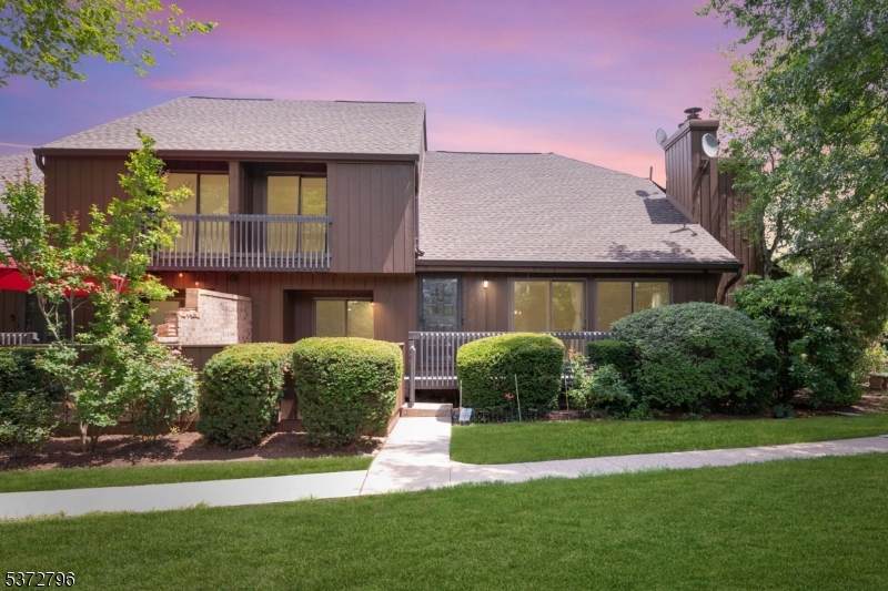 39 Kingsberry Dr - Photo 1