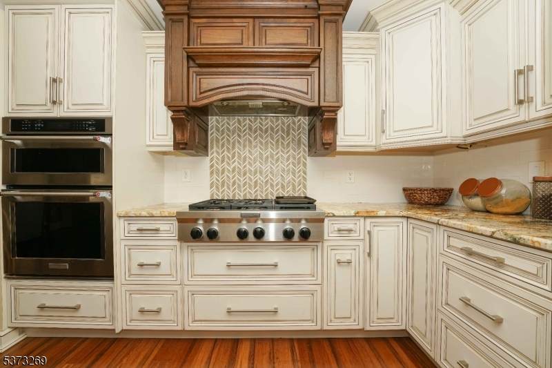 303 Raintree Ct - Photo 1