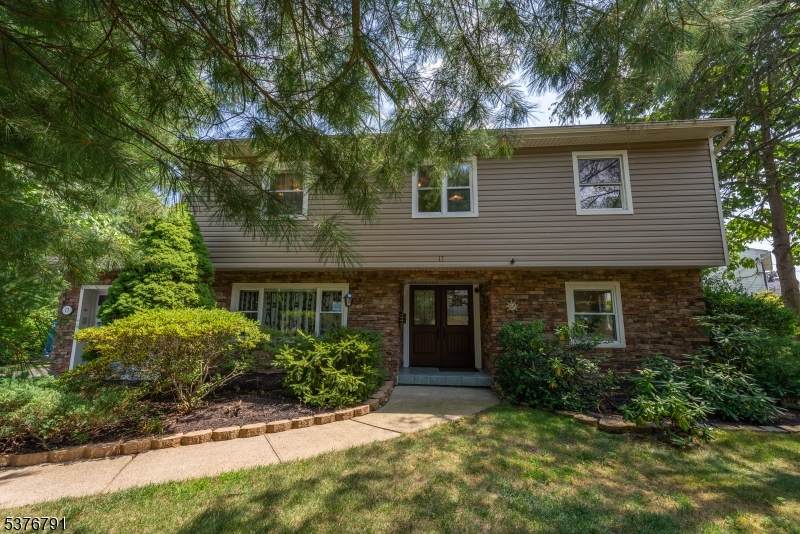 17 Clifford Dr - Photo 1