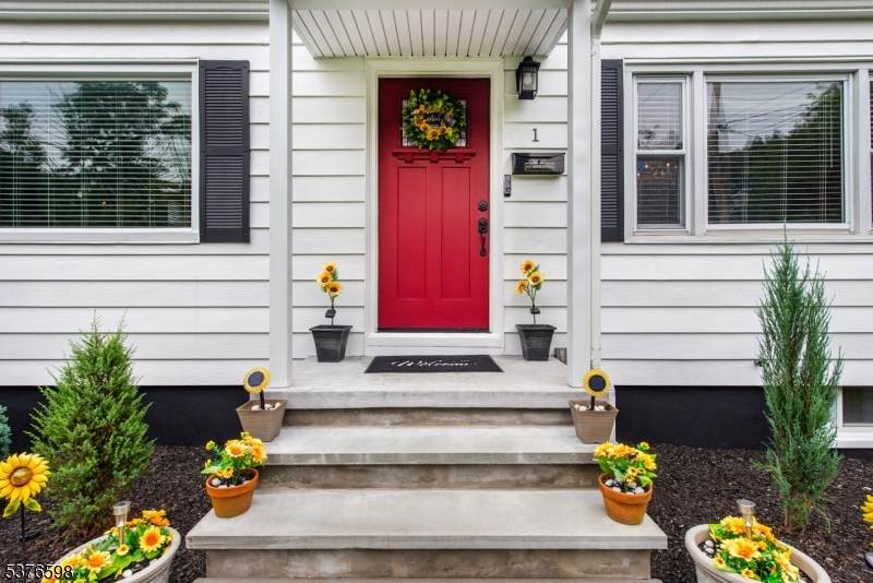 1 Marian Pl - Photo 1