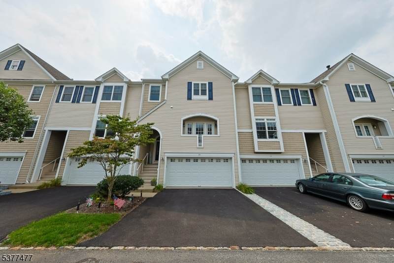 28 Lakeshore Dr - Photo 1