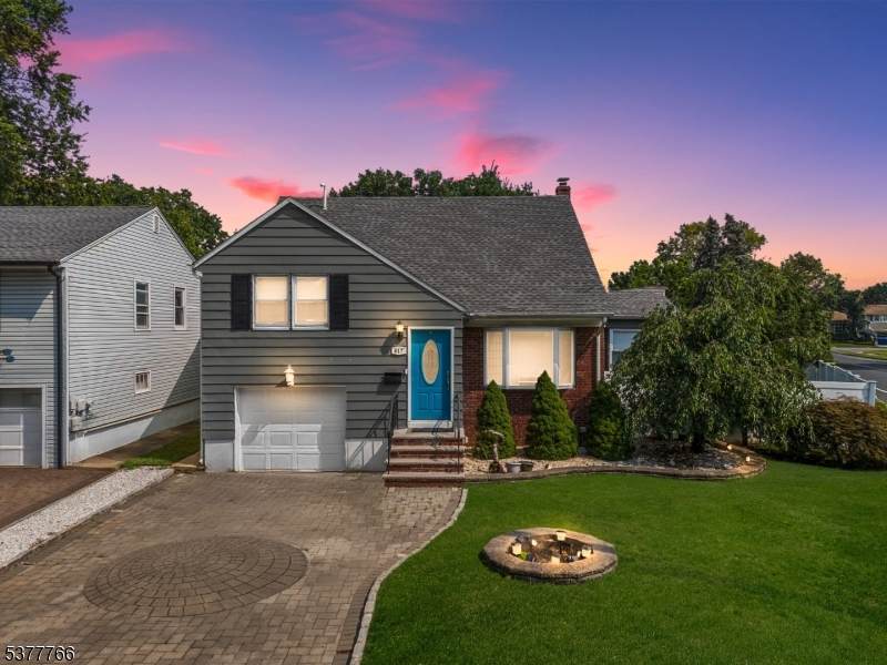 617 Livingston Rd - Photo 1