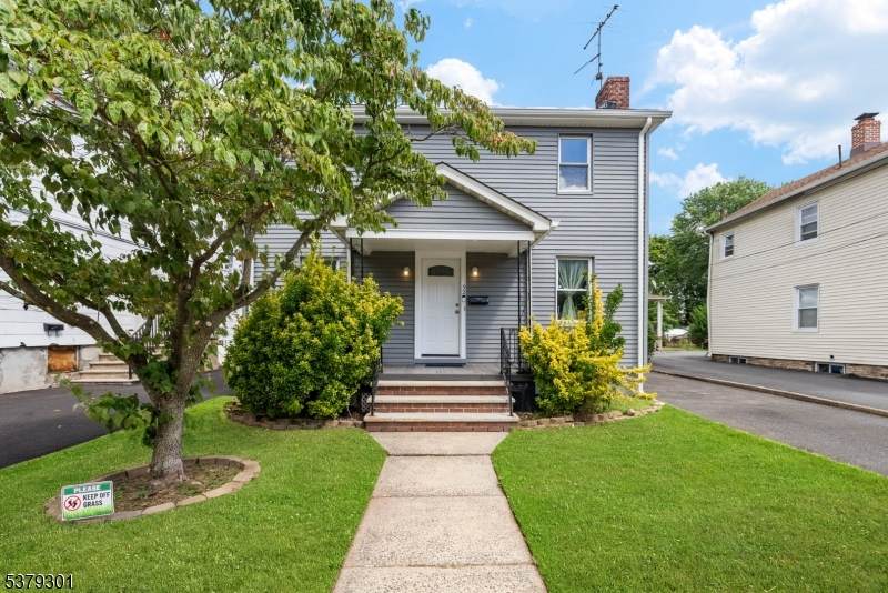 32 Anderson St - Photo 1