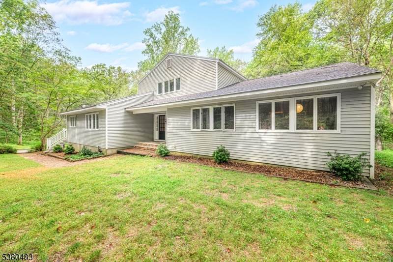 11 Indian Hollow Rd - Photo 1