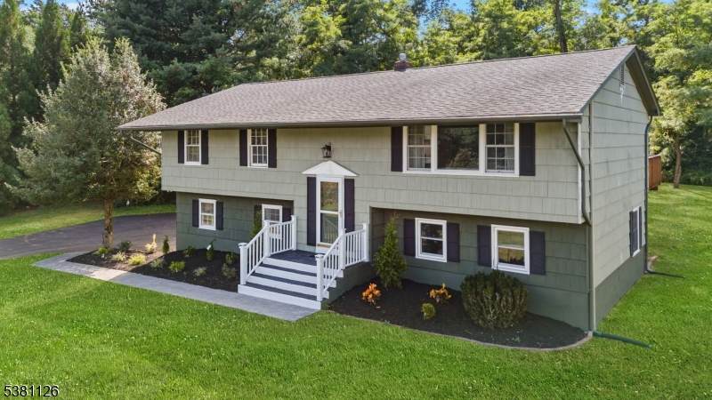 18 Oxford Cir - Photo 1