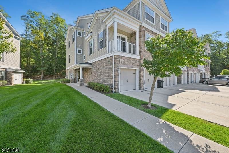 502 Waterview Ct - Photo 1