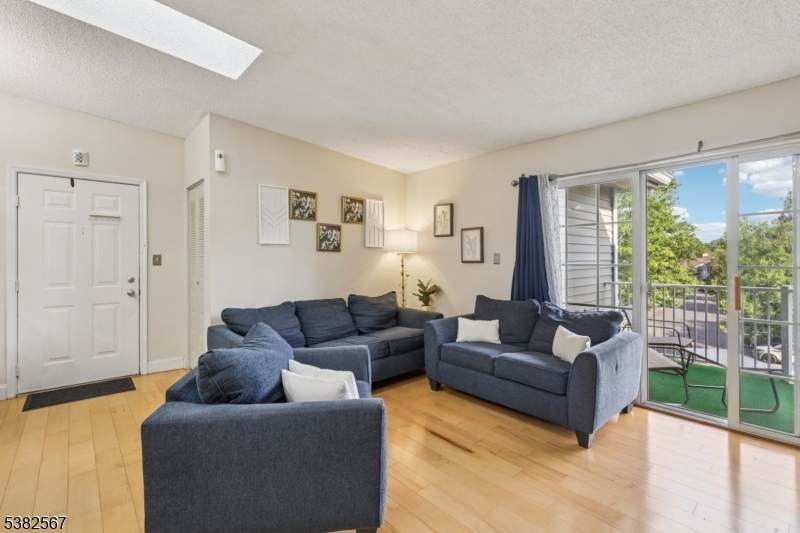 89 Lindsey Ct - Photo 1