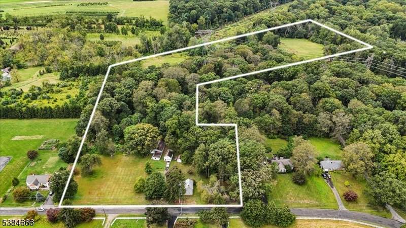 24 Locust Grove Rd - Photo 1