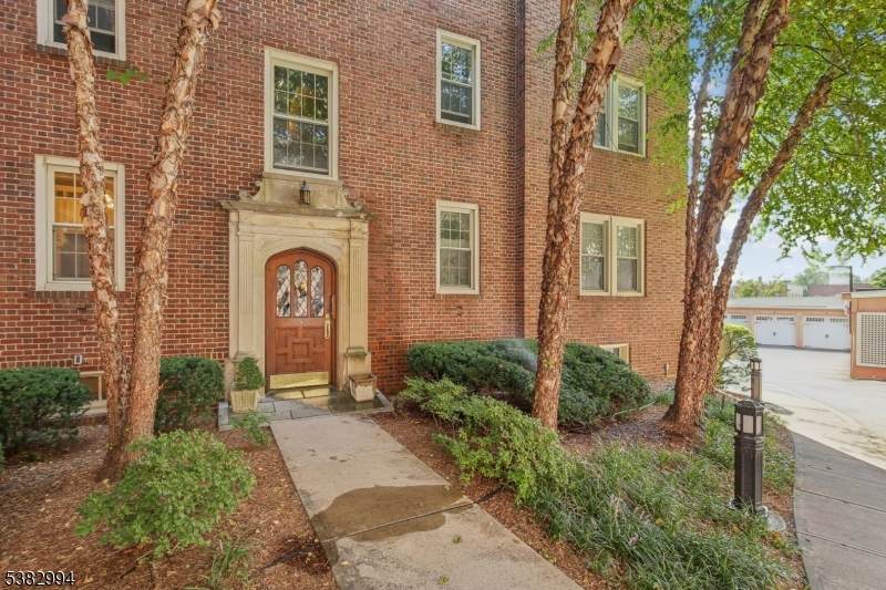 133 Summit Avenue, Unit 40 - Photo 1