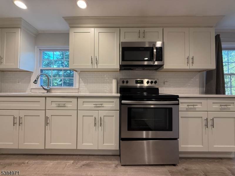 200 N Lehigh Ave - Photo 1