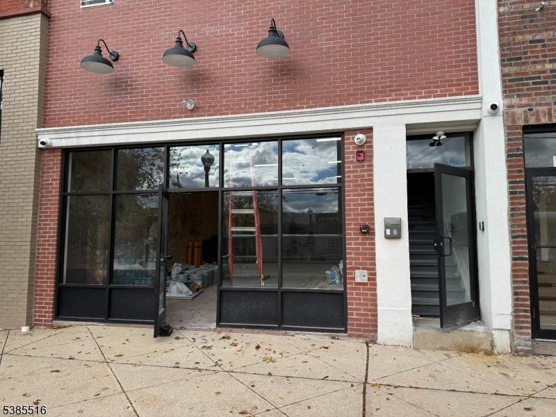 10 E Washington Ave - Photo 1