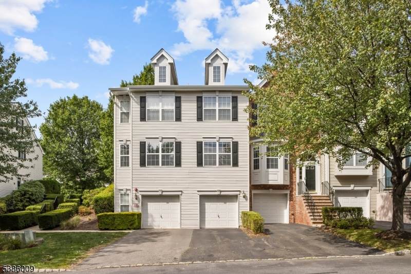 595 Hartford Dr - Photo 1