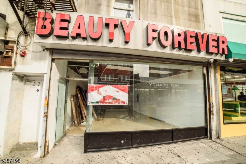 275 Main St - Photo 1