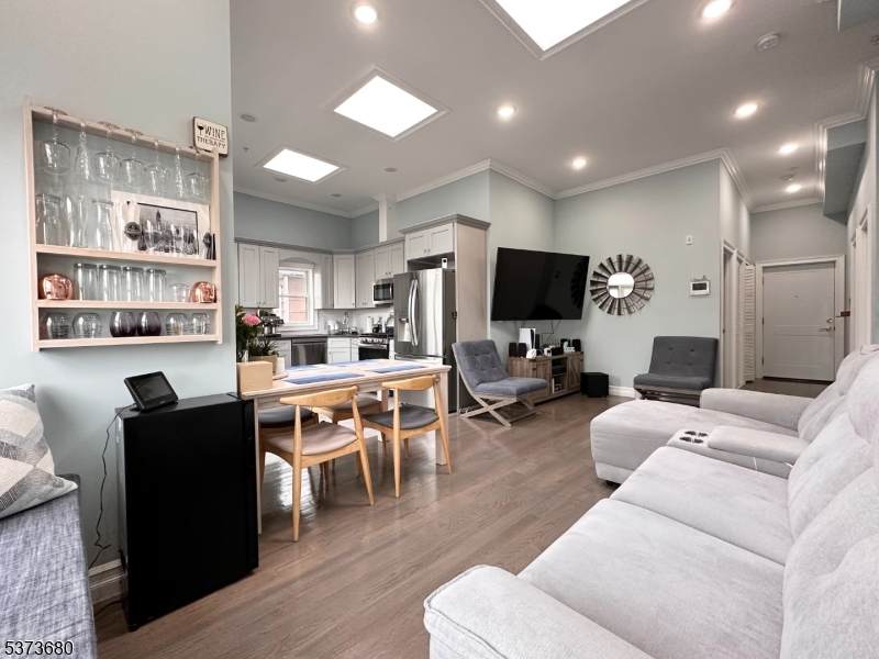 37 Spruce St - Photo 1