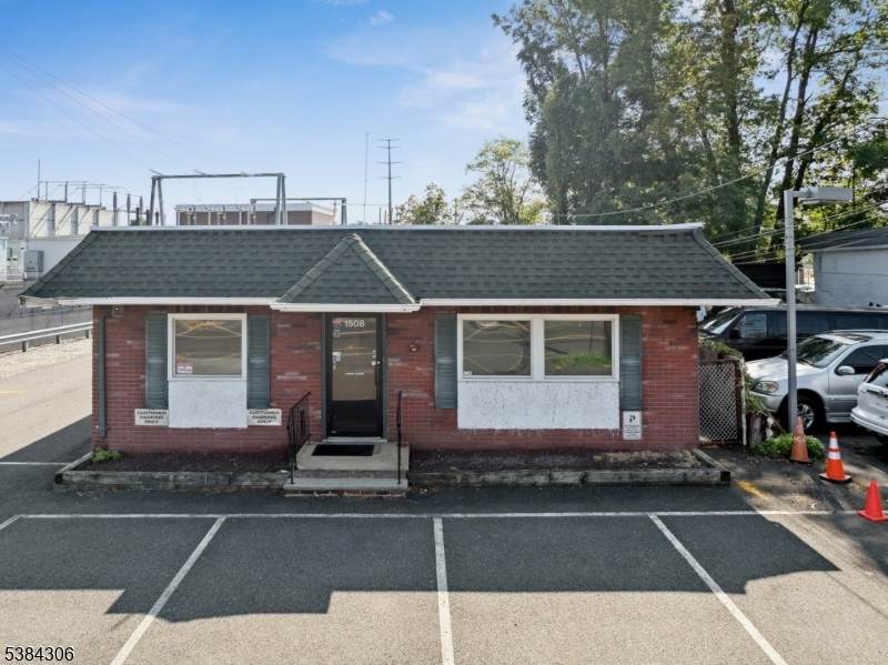 1508 Front St - Photo 1