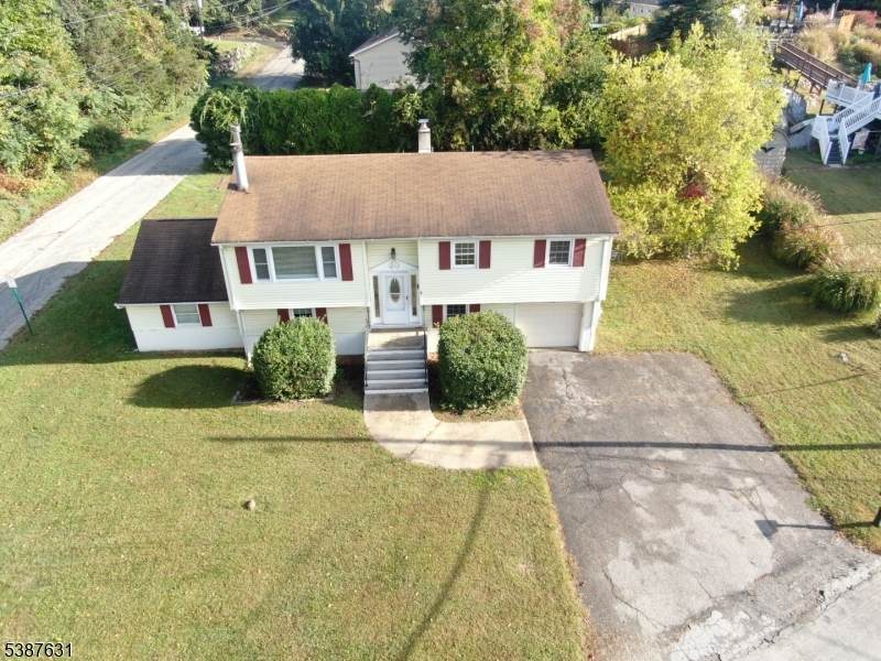 4 Valley Dr - Photo 1