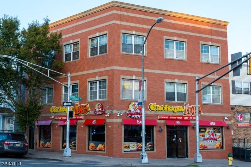 129 Bloomfield Ave - Photo 1