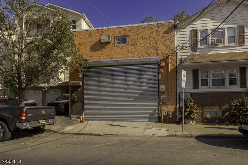 150 E Kinney St - Photo 1