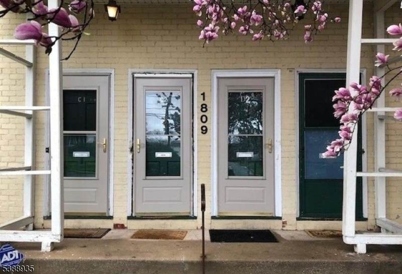 1809 North Wood Ave - Photo 1